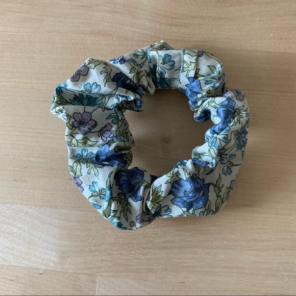 Handmade Floral Scrunchie - Picture 2 of 3